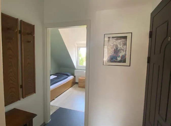 Am Floez 招待所 2*